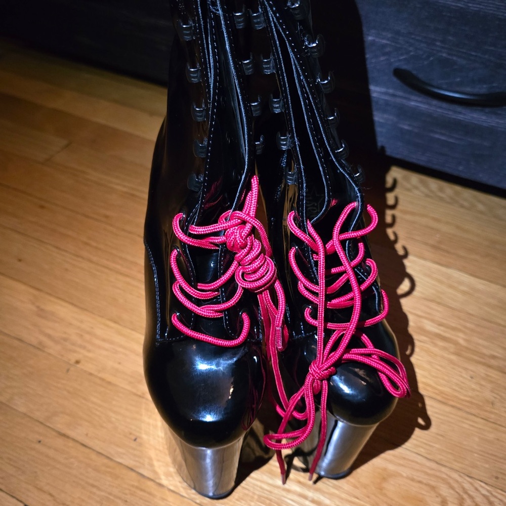 PLEASERS 8” Heeled Boots Size 7